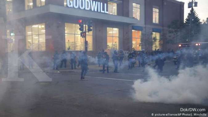 Eskalasi Aksi Protes di Minneapolis, Markas Polisi Terbakar