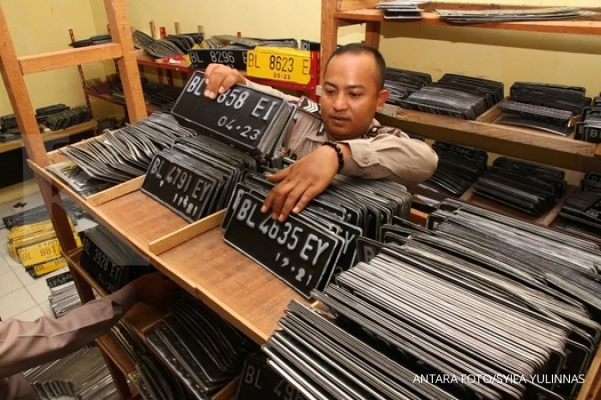 Pelat RF Akan Dihilangkan Per Oktober 2023, Ini Sebabnya