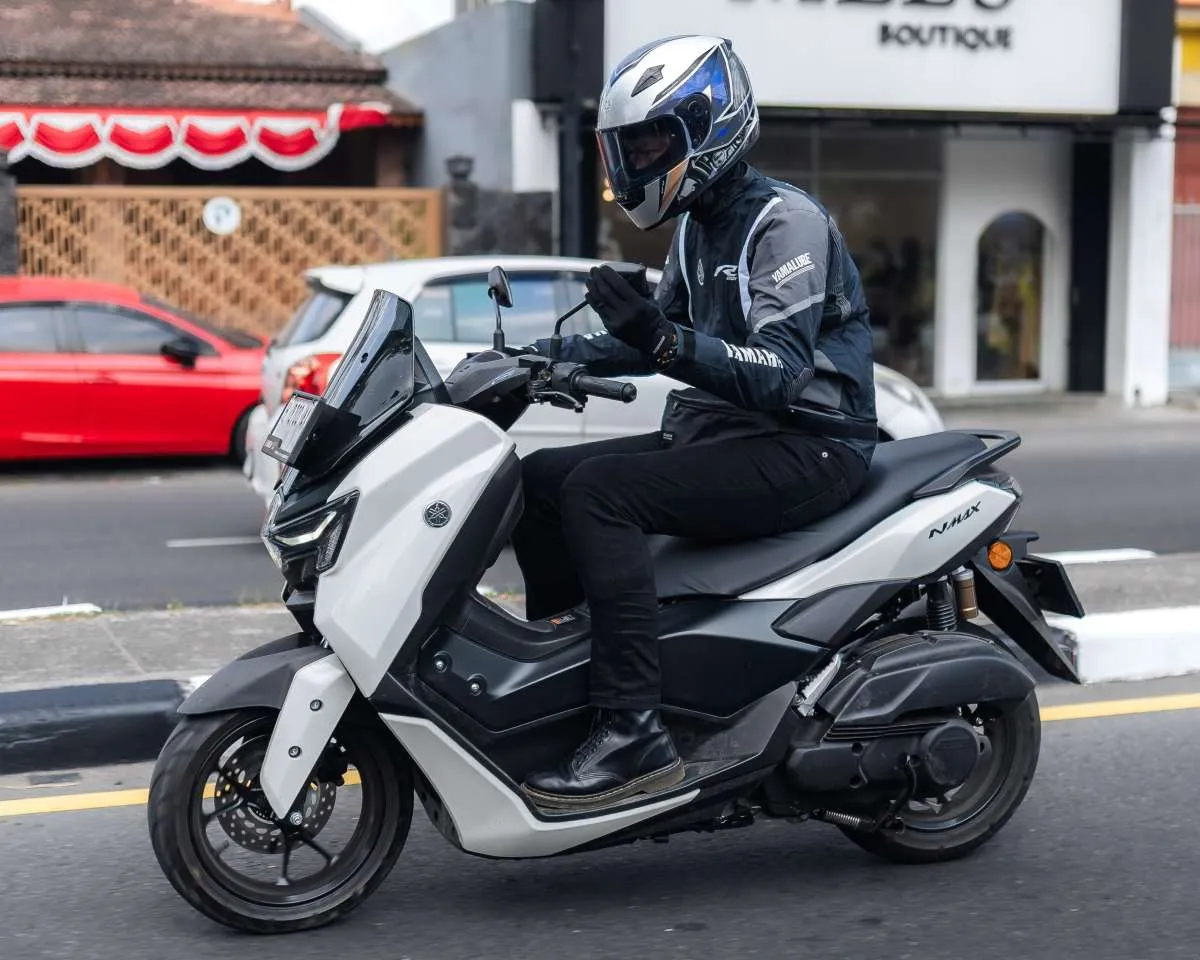 Update Skutik Yamaha NMAX 2025: Pilihan Warna Segar & Harga November