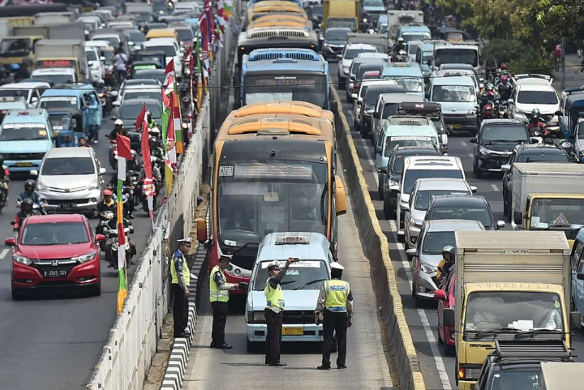 Ada konvoi kendaraan listrik sore ini, simak rekayasa lalu lintasnya