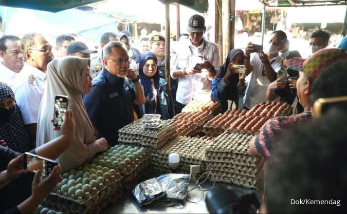 Tinjau Pasar Terong di Makassar, Mendag : Sebelum & Sesudah Lebaran Bapok Cukup