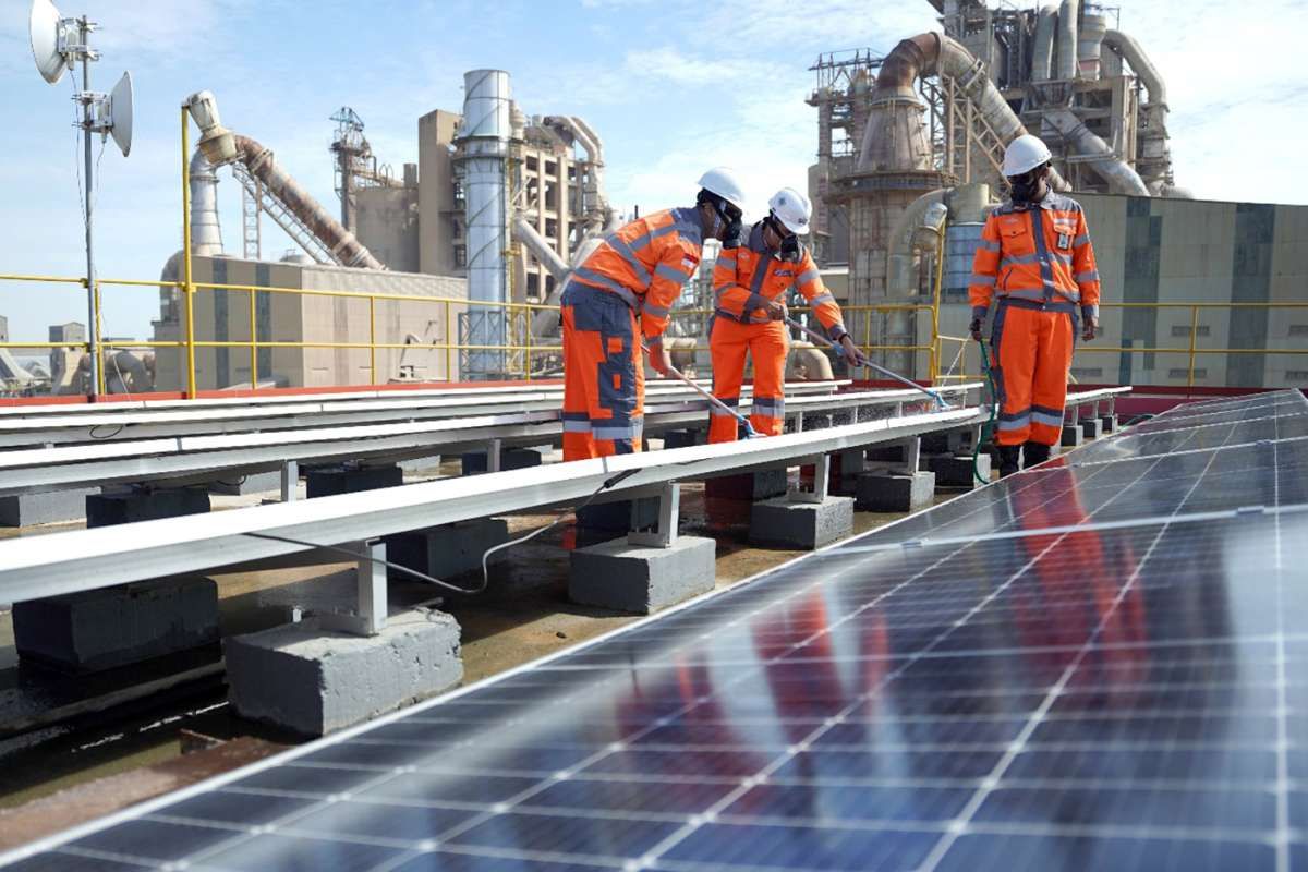 Kolaborasi Semen Indonesia dan PLN Dorong Penggunaan Energi Bersih