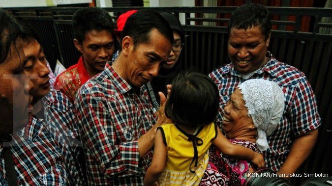 Jokowi pakai baju kotak-kotak saat uji coba JLNT