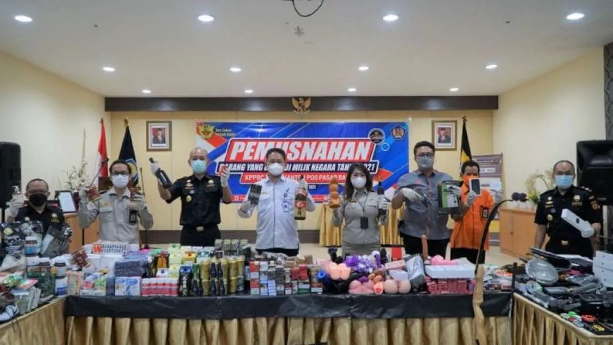Bea Cukai musnahkan barang hasil penindakan eks kepabeanan, ada barang asusila