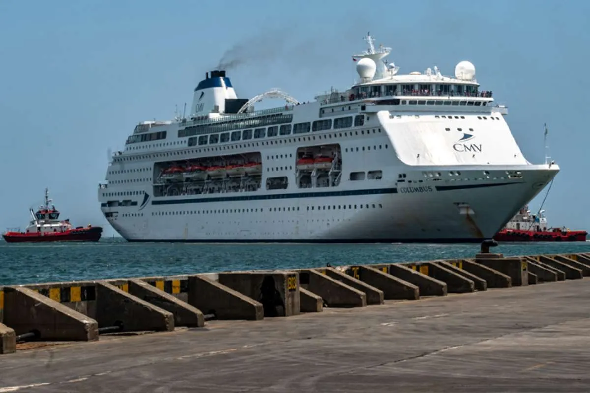 Pasien kapal pesiar Columbus dirawat di RSUP Kariadi Semarang negatif virus corona 