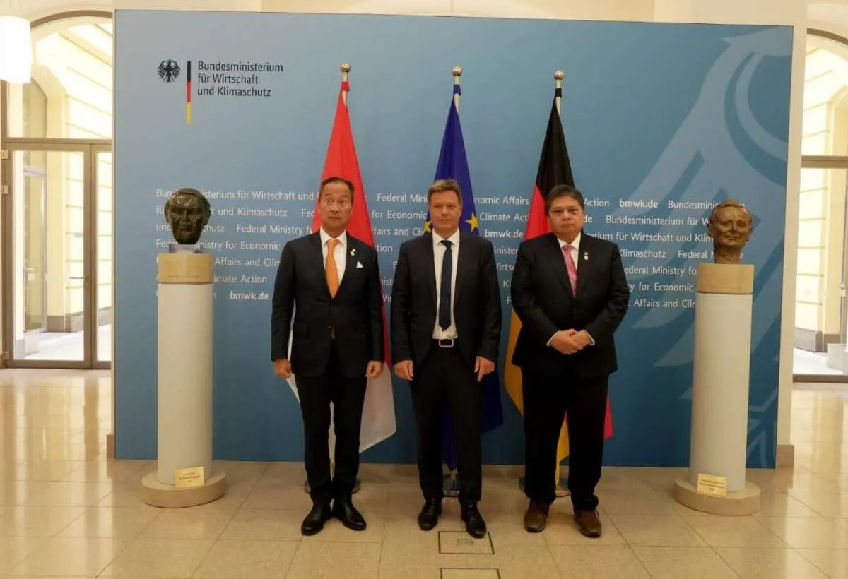 Menko Perekonomian RI Bertemu Menteri Urusan Ekonomi & Aksi Iklim & Teken JDOI