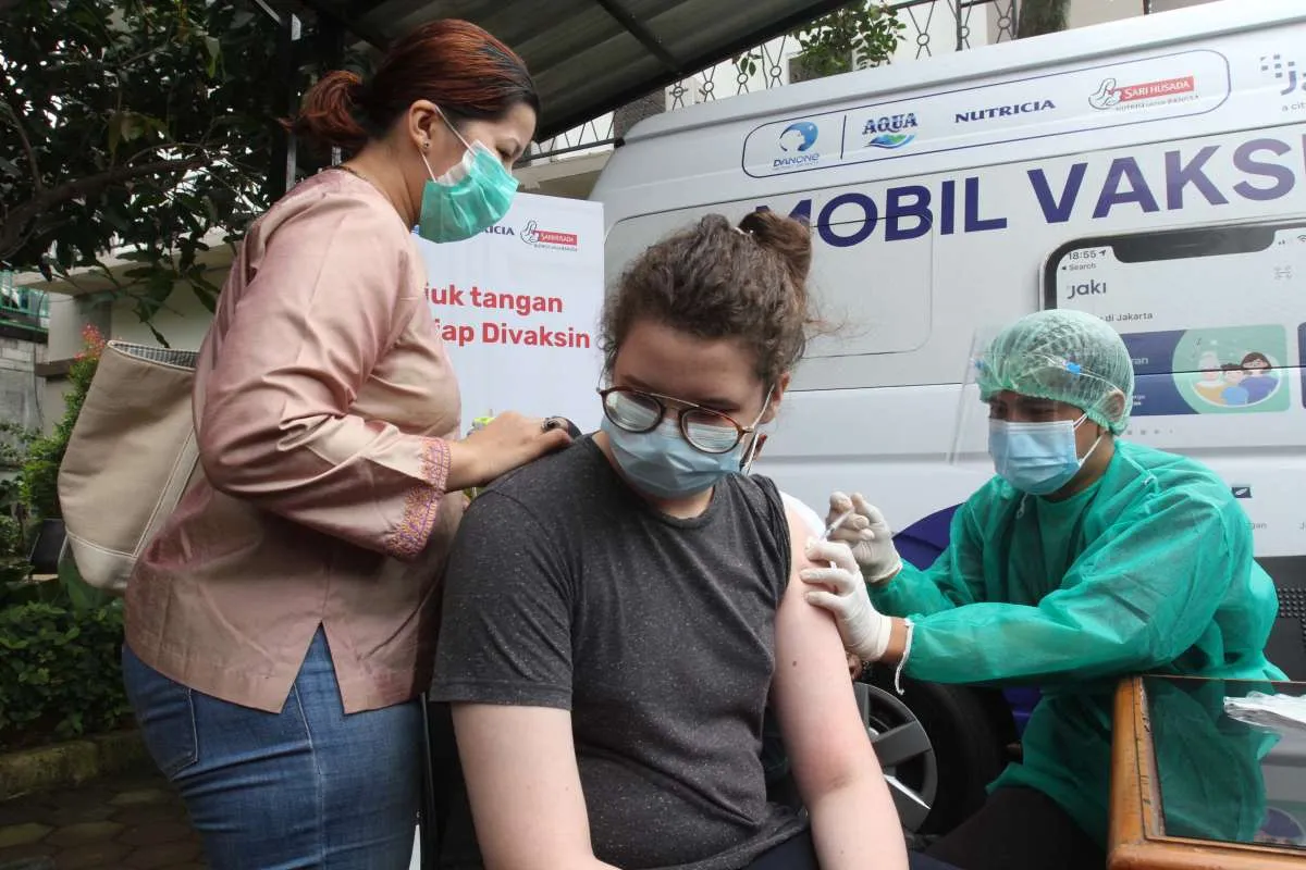 Dukung Pemulihan Ekonomi, Kemenkes Perluas Program Vaksinasi Bagi WNA