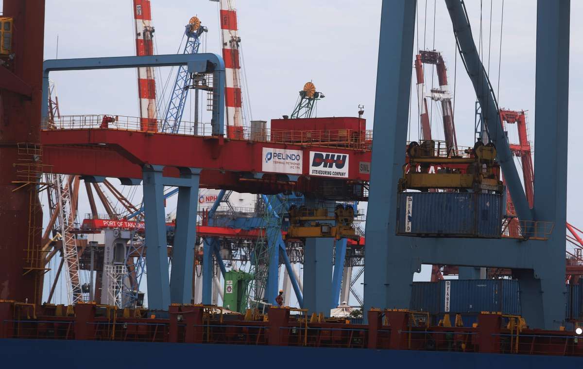 Peningkatan Aktivitas Pelabuhan Kerek Bisnis Logistik