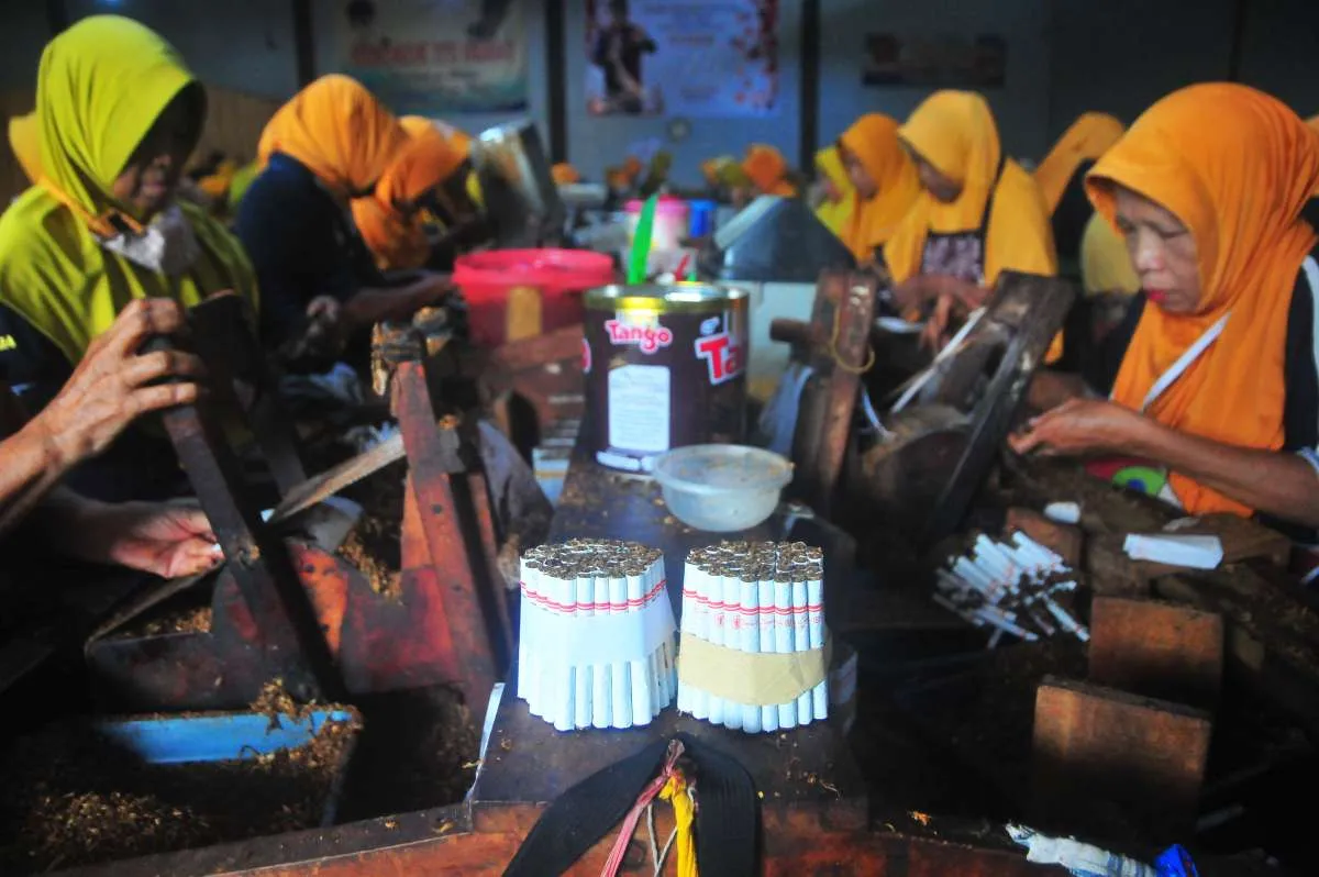 Berikut Harga Rokok Eceran Konvesional dan Elektrik yang Berlaku di 2025