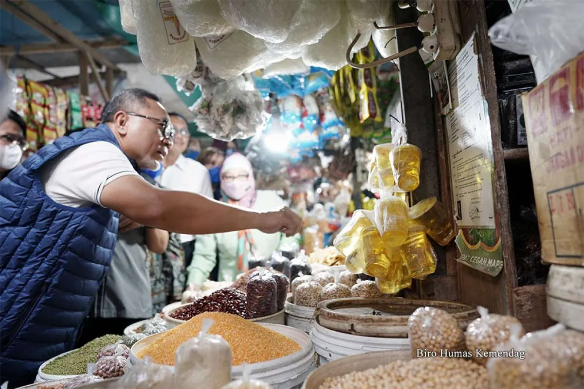 Mendag Klaim Harga Sejumlah Bahan Pokok Turun, Migor Ada yang Rp 13.000 per Liter