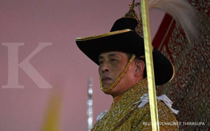 Penuh kontroversi, Raja Thailand isolasi diri di hotel Jerman dengan 20 harem