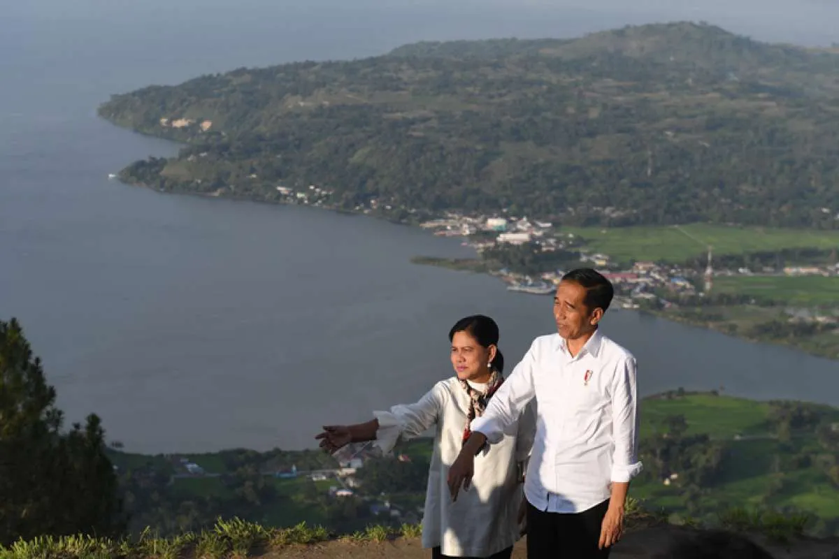 Jokowi: Selamat siang, Ibu kota negara kita akan pindah