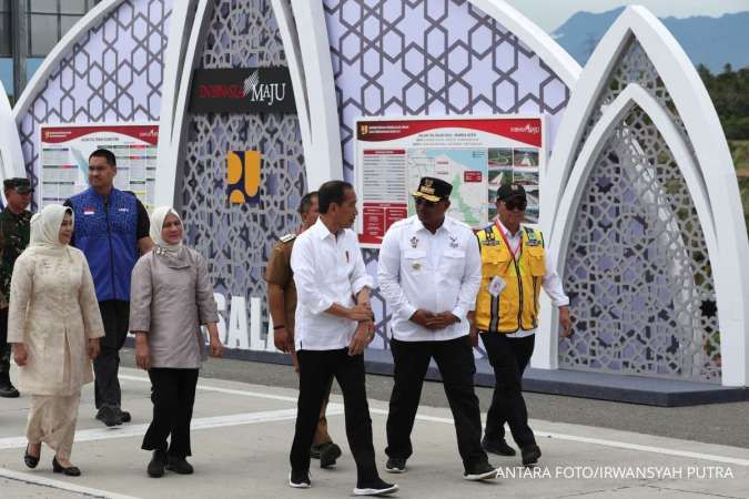 Presiden Jokowi Resmikan Proyek Jalan Tol di Aceh