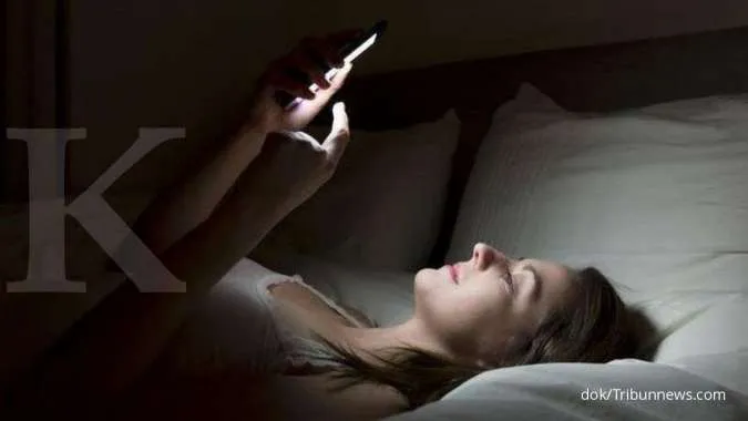 Main ponsel sebelum tidur