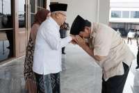 Prabowo Bersilaturahmi ke Rumah Ma'ruf Amin di Depok, Langsung Sungkem