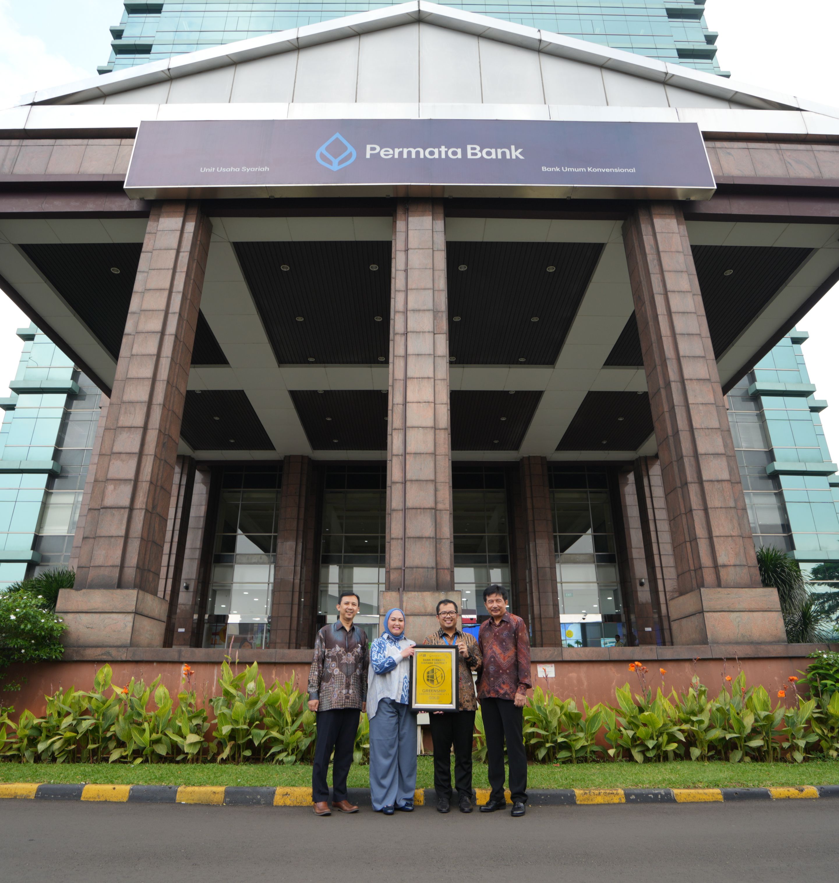 Kontan - Permata Bank. Gedung Permata Bank Bintaro Sektor 7 meraih sertifikasi Greenship Existing Bu