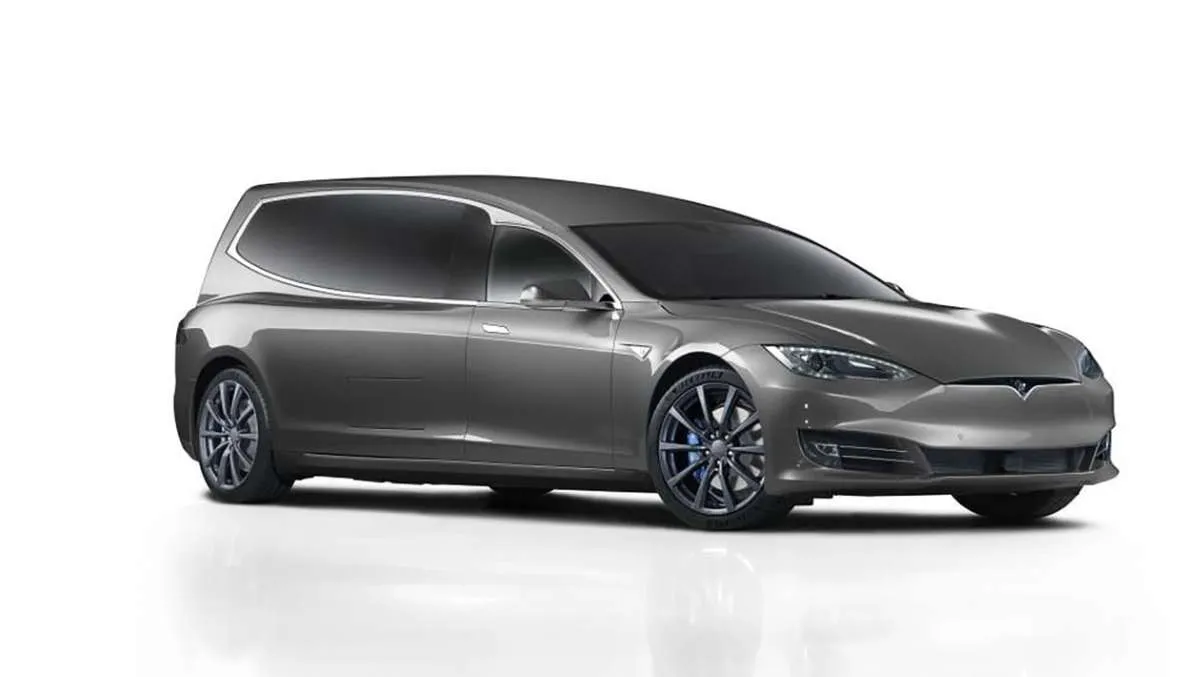 Perusahaan asal Inggris sulap Tesla Model S jadi mobil jenazah, begini penjelasannya