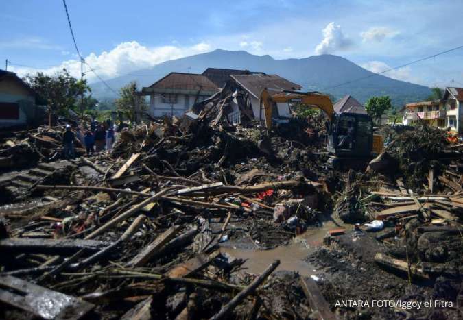 Kementerian PUPR Kerahkan Alat Berat Tangani Banjir Lahar Dingin di Sumatera Barat