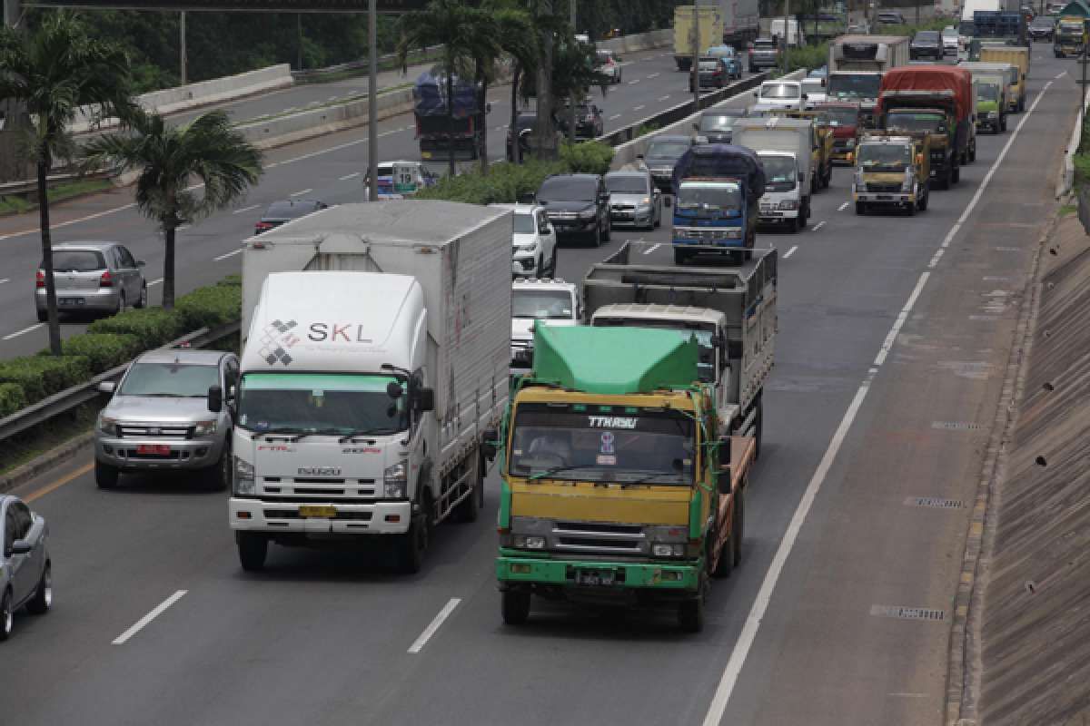 Larangan Angkutan Truk Berlebih Berlaku 2027