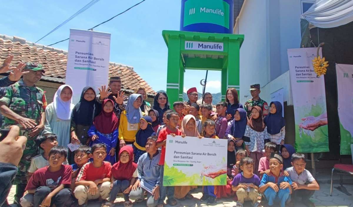 Manulife Indonesia Bantu Sarana Air Bersih dan Sanitasi di Cigudeg Bogor