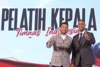 Menanti Sentuhan Magis Alex Pastoor dan Denny Landzaat untuk Skuad Garuda