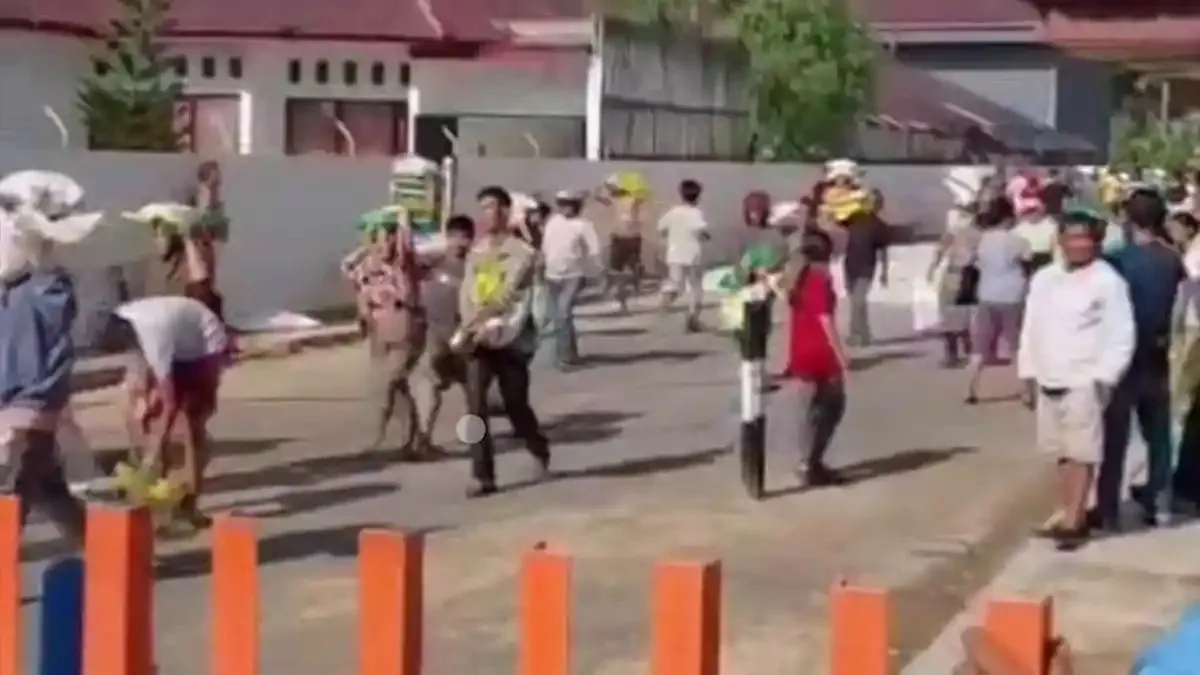 Tapanuli Tengah dan Sibolga Terisolasi 5 Hari, Warga Menjarah Gudang Bulog 