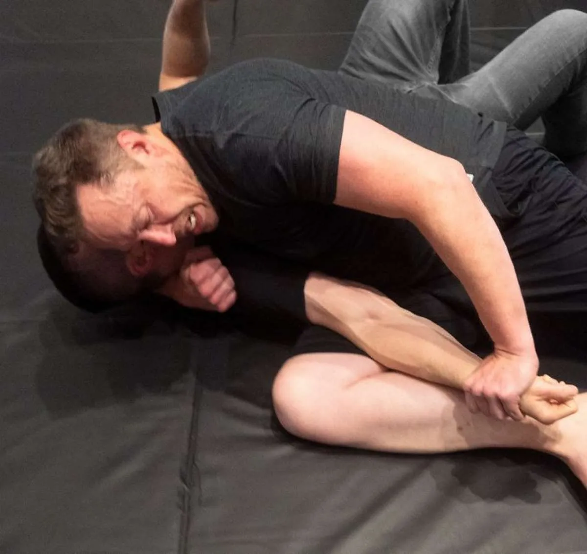 Bersiap Adu Jotos dengan Mark Zuckerberg, Rekan Tanding Elon Musk Bagi Foto Latihan
