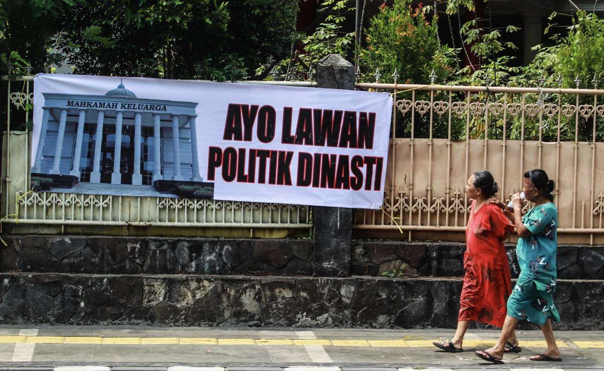 Spanduk Tolak Politik Dinasti
