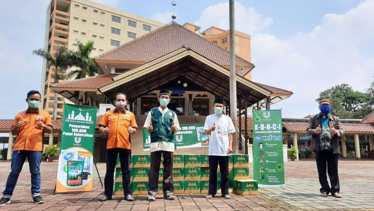 Gerakan Masjid Bersih Hadir Bersama Wipol & Sunlight, Kolaborasi Unilever & DMI ke-8