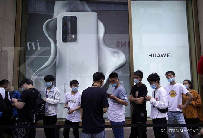Penjualan ponsel di China menurun 35%, Huawei dan Apple mulai khawatir