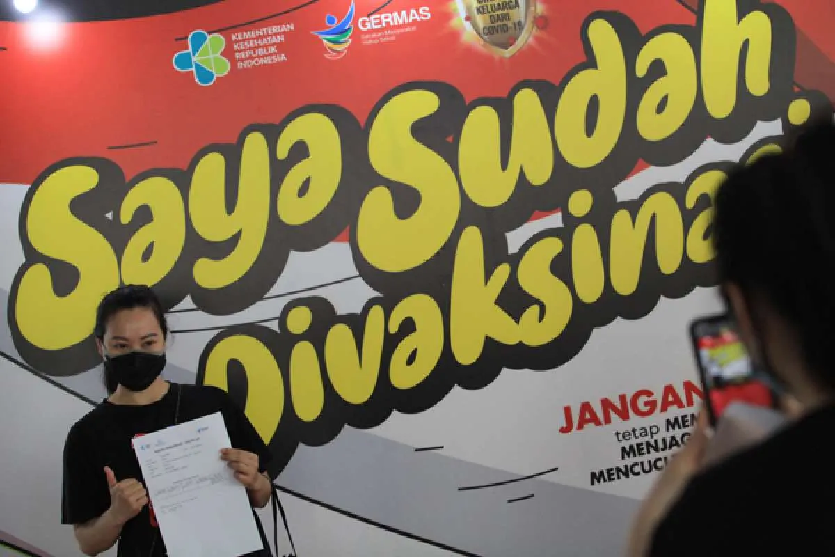 Targetkan vaksinasi 182 juta penduduk akhir 2021, Jokowi bicara ketersediaan vaksin