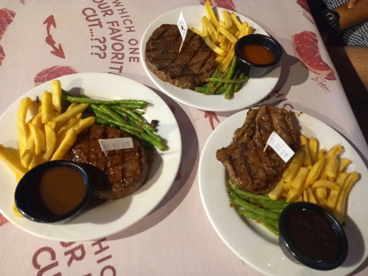 Makan Malam Meatime, Steak di Pasmo Paramount Serpong dengan Antrian Panjang