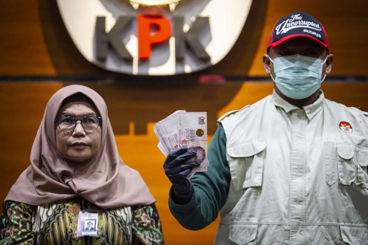 Desmond sebut terhambatnya penyidik geledah DPP PDI-P bukti pelemahan KPK