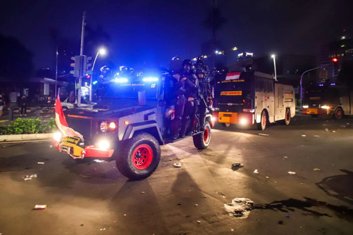 Demo UU Cipta Kerja berujung rusuh, polisi tetapkan 87 orang tersangka