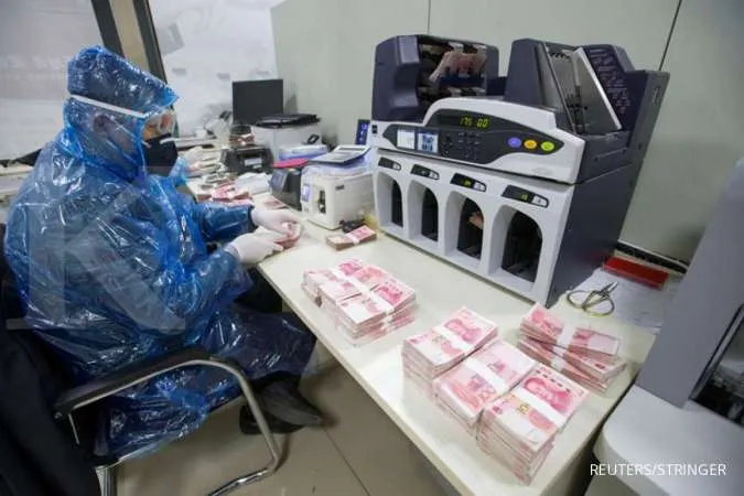China's April Forex Reserves Fall Most in 5-1/2 Years Amid Slowdown Worries