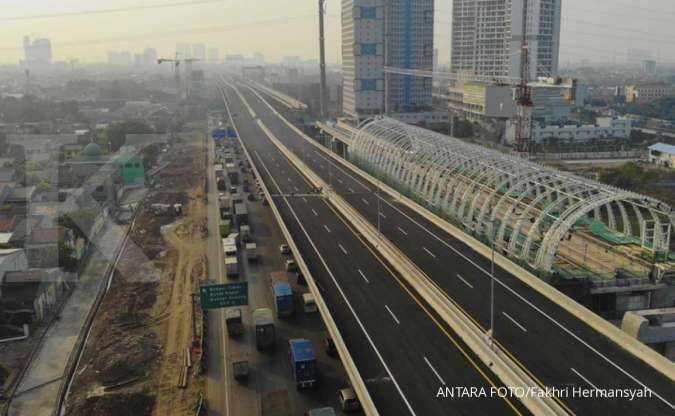 Jalan tol layang Jakarta-Cikampek mulai dibuka saat liburan Natal
