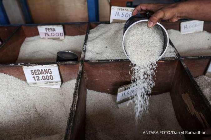 Beras Premium di Ritel Modern Terbatas, Bapanas: Stok di Pasar Tradisional Banyak