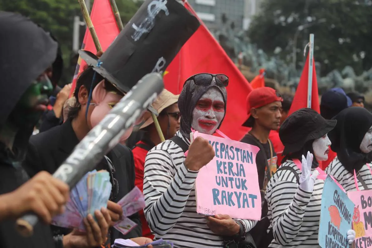 Hindari Jebakan Macet Hari Buruh! 220.000 Massa Padati Monas Hari Ini (1/5)