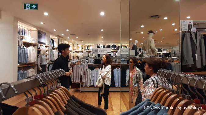 Ekonom Menilai Masih Ada Indikasi Kuat Konsumen Menahan Konsumsinya pada 2025