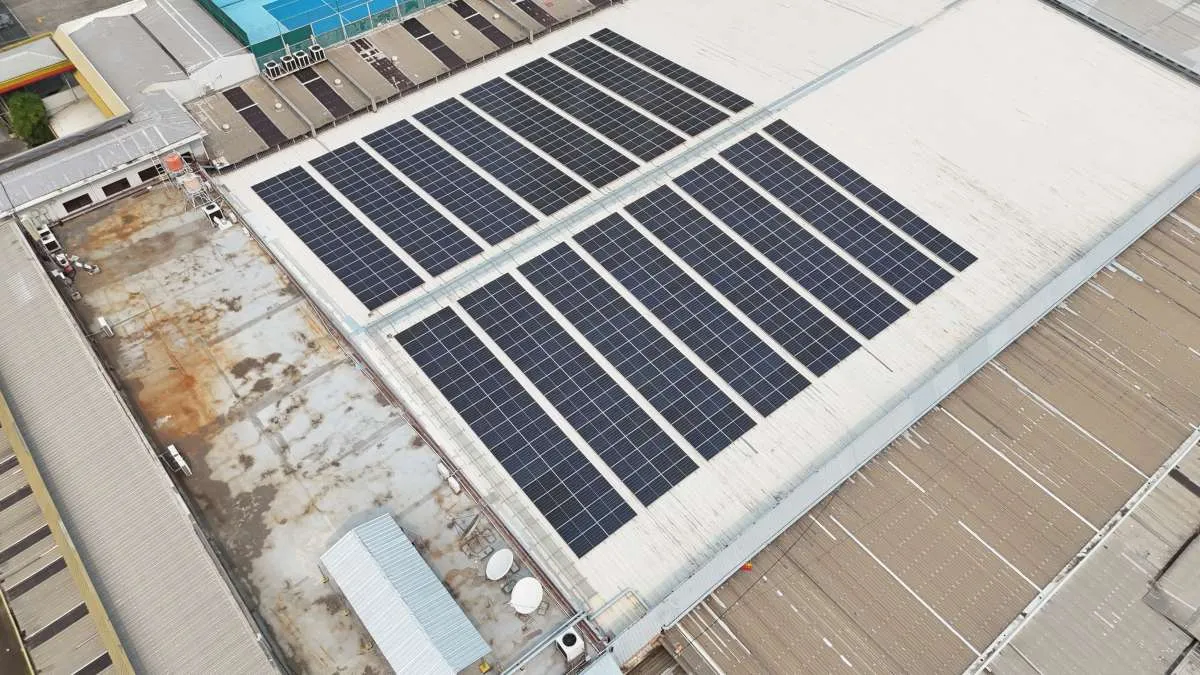 CPI dari Grup ITMG Pasang PLTS Atap di Tiga Toko Depo Bangunan (DEPO)