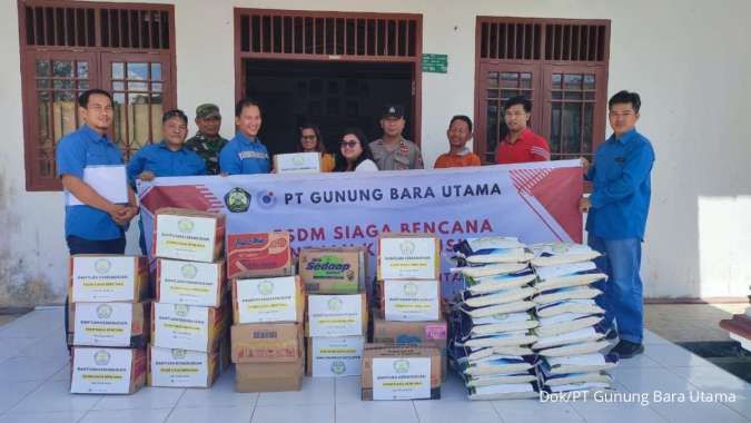 Gunung Bara Utama Beri Sembako ke Warga Terdampak bagi 4 Kecamatan di Kutai Barat