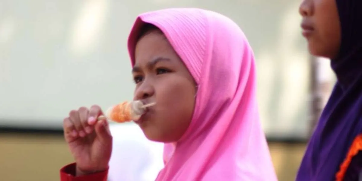 Moms Wajib Tiru, Begini Cara Efektif Bikin Anak Jadi Tak Jajan Sembarangan