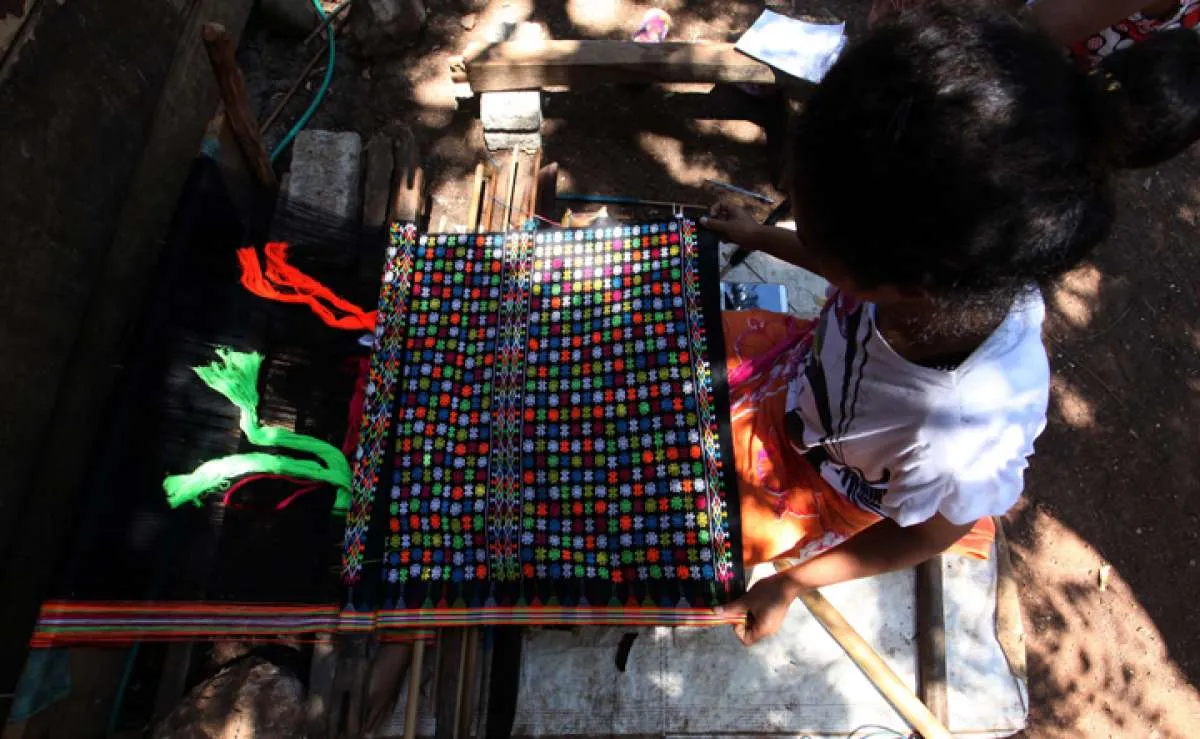 Memintal laba dari kain tenun Sumba (bagian 1)