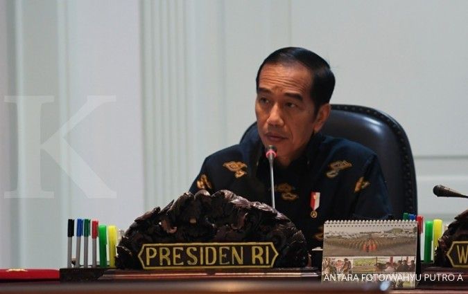 Presiden Jokowi memimpin upacara Hari Pahlawan di Bandung