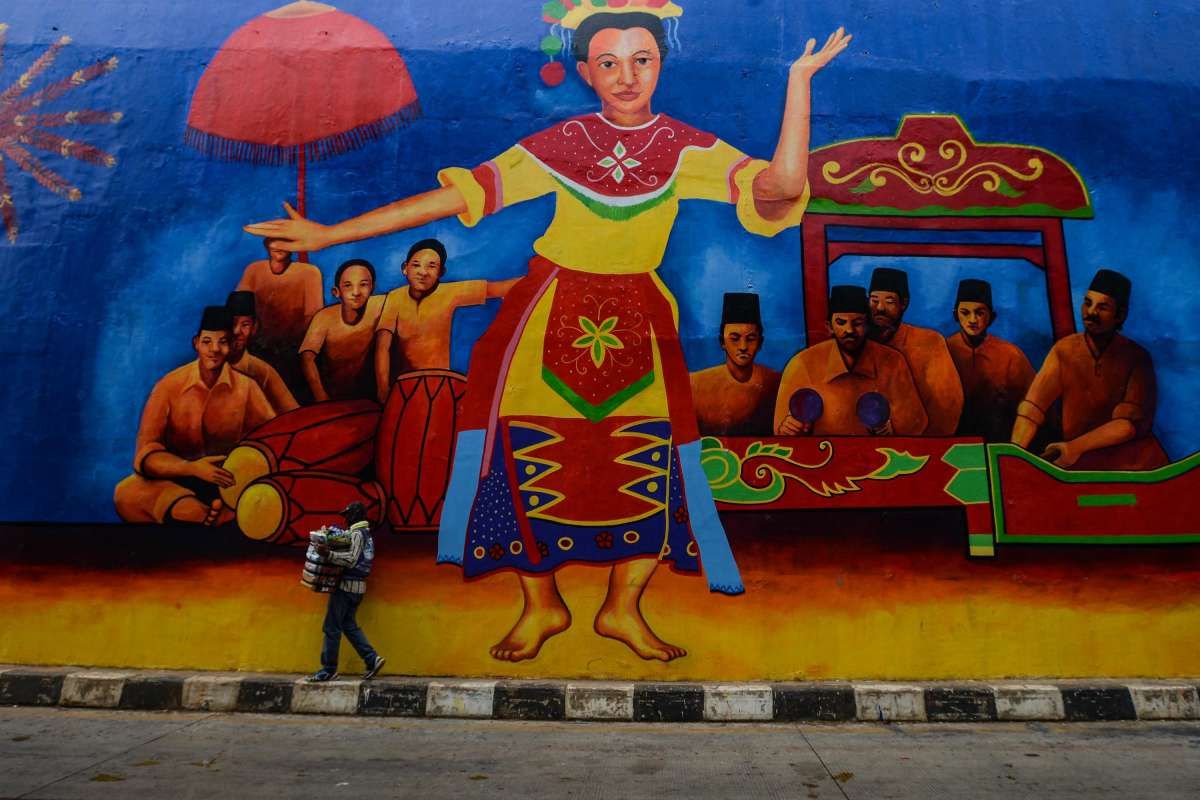 Mengangkat budaya lokal betawi