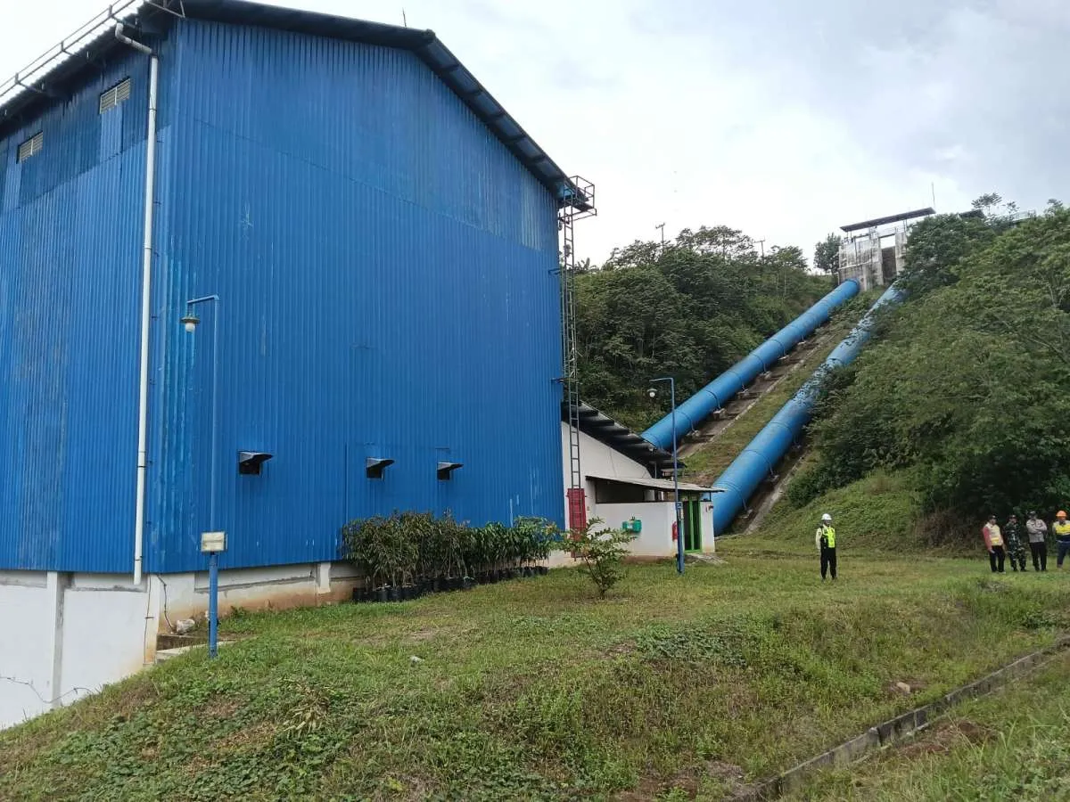 United Tractors (UNTR) Memacu Produksi Energi Hijau PLTM Besai Kemu di Lampung