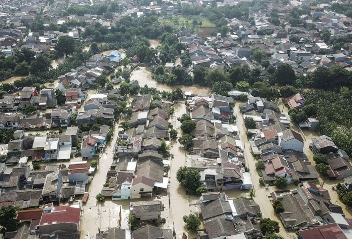 Peringatan Dini Cuaca Besok (4/8) Hujan Deras, Provinsi Ini Berstatus Waspada Bencana
