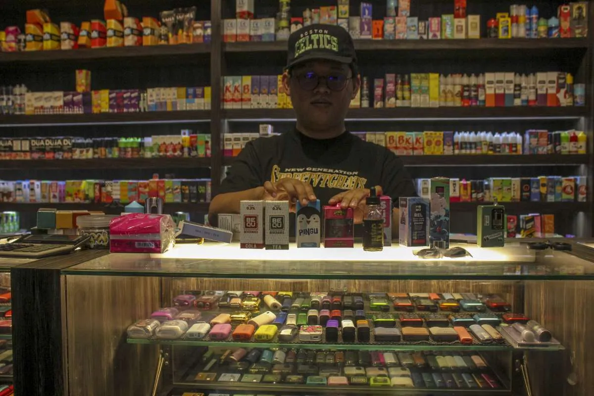 Kendalikan Konsumsi, Pemerintah Berlakukan Pajak Rokok Elektrik 
