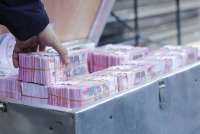 Uang Beredar Melambat: Ini Sinyal Ekonomi Indonesia Sebenarnya!