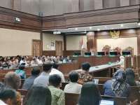 Pengadilan Niaga Batalkan Putusan KPPU Soal Penetapan Bunga Pinjol
